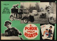 3a570 IL POKER DELLA RISATA Italian photobusta '67 Charlie Chaplin, cool poker hand border art!