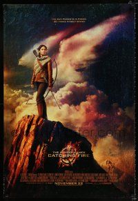 3b370 HUNGER GAMES: CATCHING FIRE advance DS 1sh '13 Jennifer Lawrence w/bow on mountain!