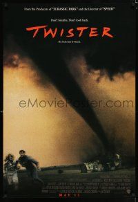 3b780 TWISTER advance DS 1sh '96 storm chasers Bill Paxton & Helen Hunt running away from tornado!