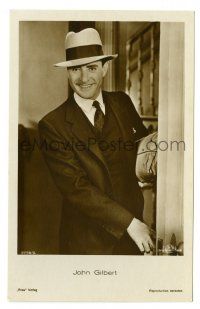 3c038 JOHN GILBERT German Ross postcard '20s full-length smiling close up wearing suit & tie!