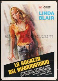 3e137 BORN INNOCENT Italian 1p '74 different artwork of runaway teen Linda Blair!