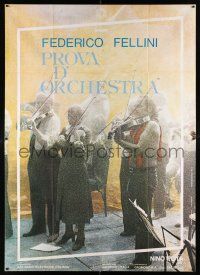 3e076 ORCHESTRA REHEARSAL Italian 2p '79 Federico Fellini's Prova d'orchestra, image of violinists!