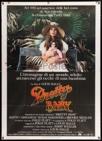3g534 PRETTY BABY Italian 1p '78 directed by Louis Malle, young Brooke Shields sitting with doll!