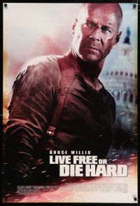 3h451 LIVE FREE OR DIE HARD style B DS 1sh '07 Bruce Willis by the U.S. capitol building!