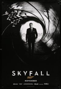 3h686 SKYFALL teaser DS 1sh '12 image of Daniel Craig as Bond in gun barrel, newest 007!
