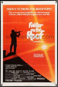 3k287 FIDDLER ON THE ROOF 1sh R79 cool silhouette image of Topol on rooftop!