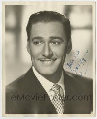 3t026 ERROL FLYNN signed deluxe 8x10 still '30s great head & shoulders smiling portrait by Richee!