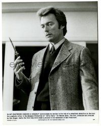 3y254 DIRTY HARRY 8x10 still '71 great close up of Clint Eastwood holding hideout switchblade!