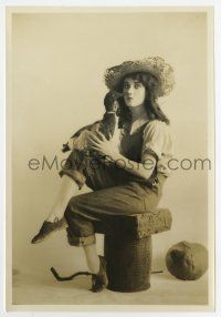 3y312 FAY WRAY 6.75x9.75 still '20s wacky portrait wearing overalls & straw hat & holding goose!