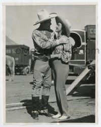 3y523 KEN MAYNARD 7x9 news photo '40 with his 32 year old circus performer bride, when he was 45!