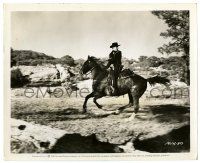 3y526 KID FROM TEXAS 8.25x10 still '49 Audie Murphy as Billy the Kid looking back at his pursuers!