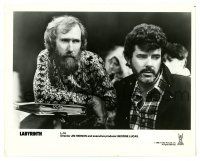 3y545 LABYRINTH candid 8.25x10 still '86 director Jim Henson & executive producer George Lucas!