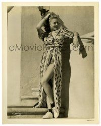 3y554 LANA TURNER 8x10 still '40s super young, leaning on wall & showing her sexy legs!