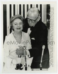 3y565 LILLIAN GISH 7x9 news photo '71 with Melvyn Douglas accepting her Irving Thalberg Award!