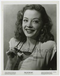 3y704 OUT OF THE PAST candid 8x10.25 still '47 c/u of sexy smiling Jane Greer holding sunglasses!