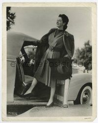 3y792 ROSALIND RUSSELL 8x10.25 still '40s exiting a cool convertible in a beautiful tailored suit!