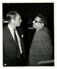 3y874 STEVE McQUEEN 8x10 news photo '63 the King of Cool with columnist Sidney Skolsky at party!