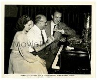 3y882 STRANGE AFFAIR OF UNCLE HARRY candid 8x10 still '45 Siodmak, Sanders & Fitzgerald at piano!