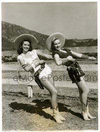 3y947 TWO GUYS FROM TEXAS candid 7.25x9.75 still '48 sexy Dorothy Malone & Penny Edwards posing!