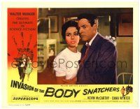 3z012 INVASION OF THE BODY SNATCHERS LC '56 best close up of scared Kevin McCarthy & Dana Wynter!
