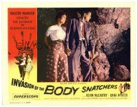3z015 INVASION OF THE BODY SNATCHERS LC '56 scared Kevin McCarthy & Dana Wynter outside cave!