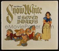 4b427 SNOW WHITE & THE SEVEN DWARFS hardcover book '79 an illustrated story of the Disney movie!
