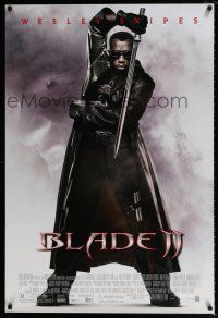 4d102 BLADE II DS 1sh '02 great image of Wesley Snipes in leather coat w/sword!