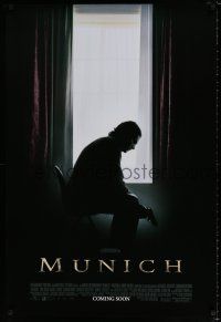 4d521 MUNICH int'l advance DS 1sh '05 Steven Spielberg, murders at the 1972 Olympics in Germany!