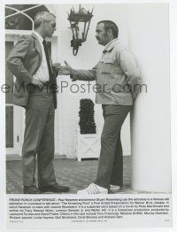 4m314 DROWNING POOL candid 7.25x9.75 still '75 Paul Newman & director Rosenberg talking on the set!
