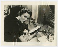 4m698 PYGMALION candid 8x10 still '38 pretty Wendy Hiller on the set reading between scenes!