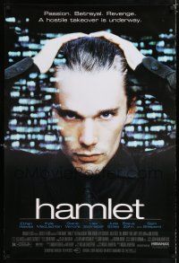 4r328 HAMLET DS 1sh '00 super close up of Ethan Hawke in modern version in New York City!