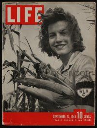 4s241 LIFE MAGAZINE magazine September 27, 1943 Roosevelt's whole family is helping win the war!