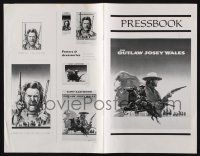 4s620 OUTLAW JOSEY WALES pressbook '76 Clint Eastwood is an army of one, cool double-fisted artwork!