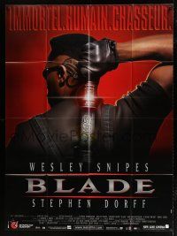 4y468 BLADE French 1p '98 different image of vampire slayer Wesley Snipes drawing his sword!