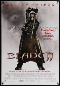 4z678 BLADE II 27x40 video poster '02 great image of Wesley Snipes in leather coat w/sword!