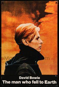 5c453 MAN WHO FELL TO EARTH 1sh '76 Nicolas Roeg, David Bowie close up profile!