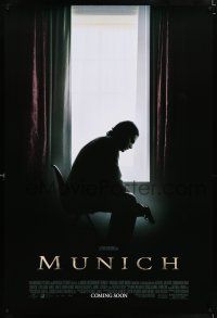 5c507 MUNICH int'l advance DS 1sh '05 Steven Spielberg, murders at the 1972 Olympics in Germany!