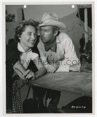 5d575 MAN FROM LARAMIE candid 8.25x10 still '55 James Stewart & his wife Gloria on set by Gereghty!