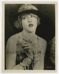 5d622 MERRY WIDOW 8x10.25 still '25 wonderful portrait of Mae Murray wearing pearls & cool hat!