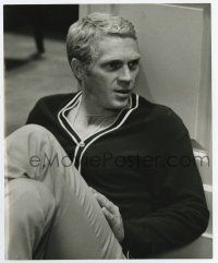 5d899 THOMAS CROWN AFFAIR 8.25x10 still '68 Steve McQueen sitting on floor w/cool shirt & necklace!