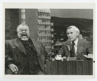 5d921 TONIGHT SHOW TV 7.5x9.25 still '76 Johnny Carson w/guest Orson Welles laughing uncontrollably