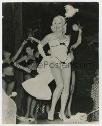 5t238 BETTY GRABLE signed deluxe 11x14 still '50s great c/u in sexy outfit performing on stage!
