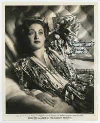 5t390 DOROTHY LAMOUR signed 8x10 still '41 great sexy relaxed close up in floral print robe!