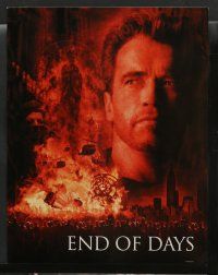 5w006 END OF DAYS 10 LCs '99 cool images of Arnold Schwarzenegger, Robin Tunney, Gabriel Byrne!