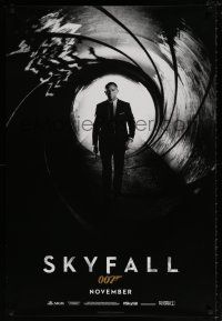 5z735 SKYFALL teaser DS 1sh '12 cool image of Daniel Craig as James Bond 007 in gun barrel!