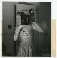 6a478 JOAN LESLIE 6.75x7.75 still '43 shooting her reflection in the mirror with a camera!