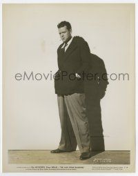 6a516 LADY FROM SHANGHAI 8x10.25 still '47 full-length Orson Welles smoking with hands in pockets!