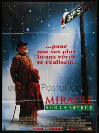 6b863 MIRACLE ON 34th STREET French 1p '94 Richard Attenborough & Mara Wilson by street sign!