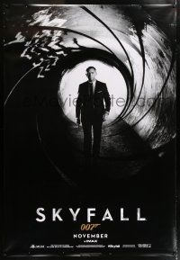 6c107 SKYFALL IMAX DS bus stop '12 cool image of Daniel Craig as James Bond 007 in gun barrel!