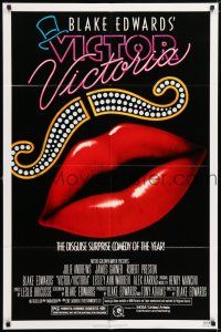 6f947 VICTOR VICTORIA 1sh '82 Julie Andrews, Blake Edwards, cool lips & mustache art by John Alvin